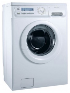 çamaşır makinesi Electrolux EWS 10712 W fotoğraf